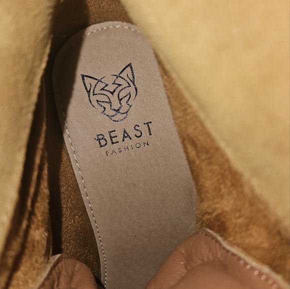 BEAST FASHION Tan platform chunky lace up work boots. Size 7 - Picture 7 of 11